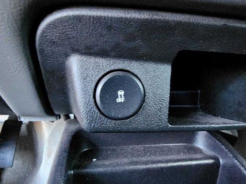 Used 2011 Ford Ranger XLT image 17