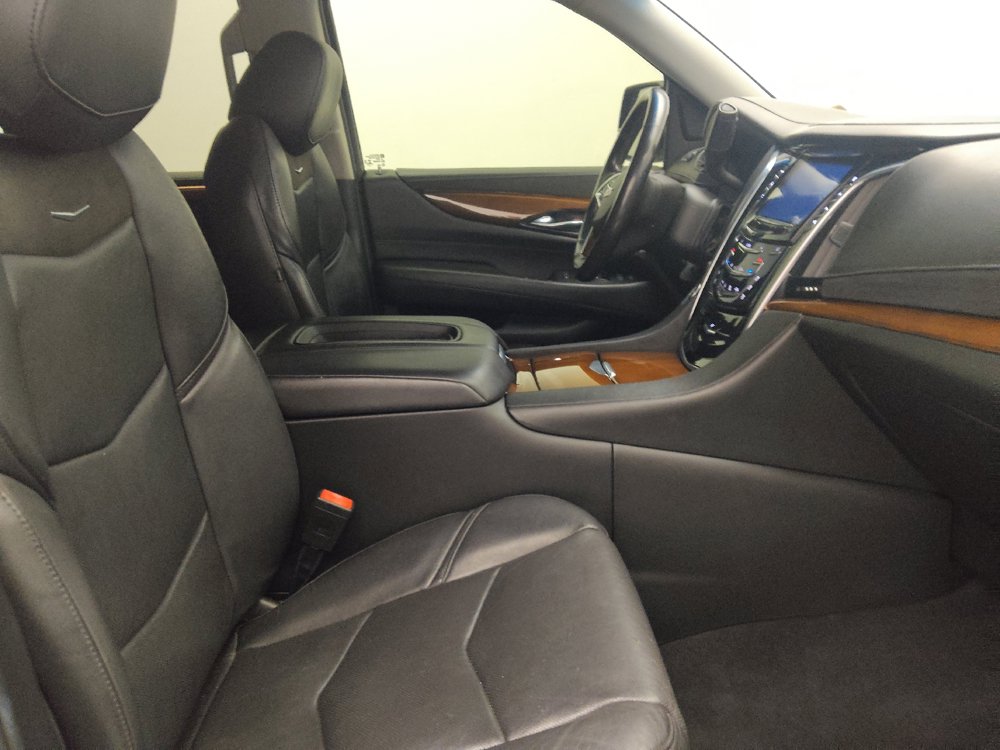 Used 2020 Cadillac Escalade Luxury RWD image 21