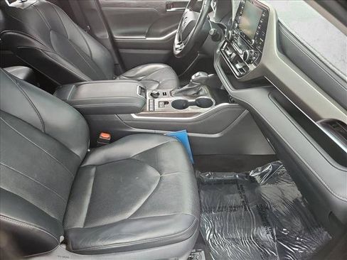 Used 2020 Toyota Highlander Limited AWD/4WD image 28