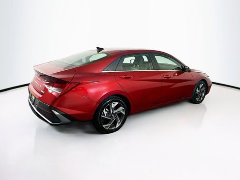 Used 2024 Hyundai Elantra Limited image 10