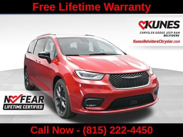 Used 2025 Chrysler Pacifica Limited FWD image 1