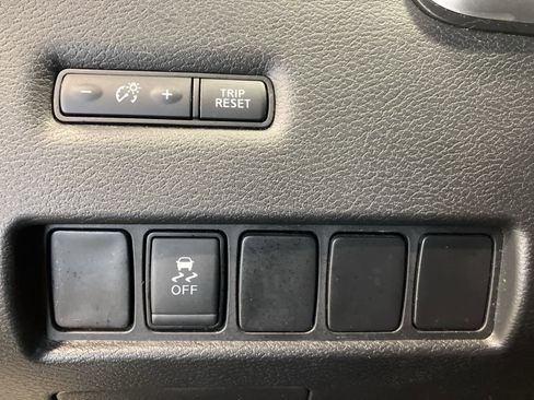 Used 2018 Nissan Murano SV image 13