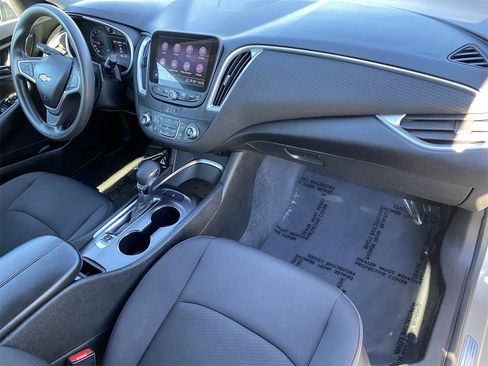 Used 2022 Chevrolet Malibu LT image 8