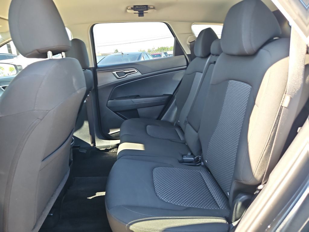 Used 2024 Kia Sportage LX FWD image 12