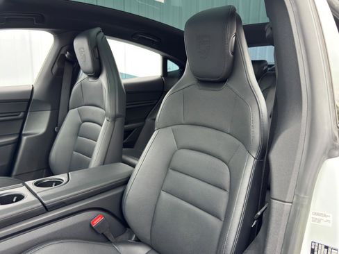 Used 2023 Porsche Taycan image 35