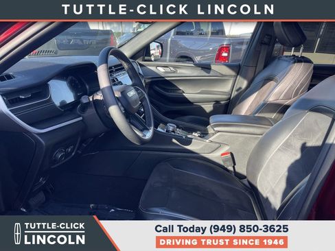 Used 2023 Jeep Grand Cherokee Altitude RWD image 17