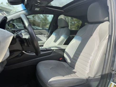 Used 2019 Toyota Avalon XSE w/ All Weather Liner Package image 12