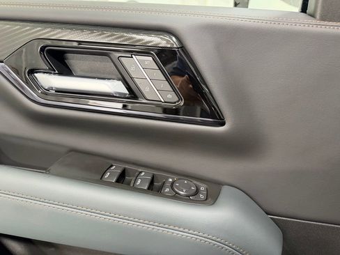 New 2026 GMC Yukon AT4 w/ AT4 Premium Plus Package AWD/4WD image 12