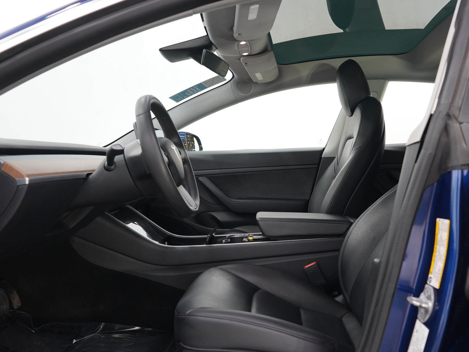 Used 2020 Tesla Model 3 Standard Range RWD image 19