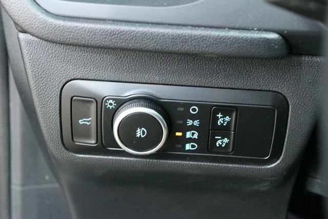 Used 2025 Ford Escape Platinum AWD/4WD image 18
