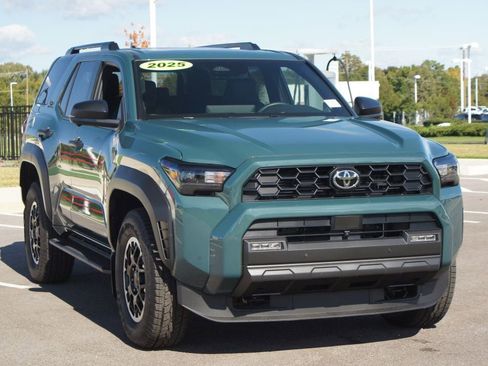 Used 2025 Toyota 4Runner TRD Off-Road Premium image 2