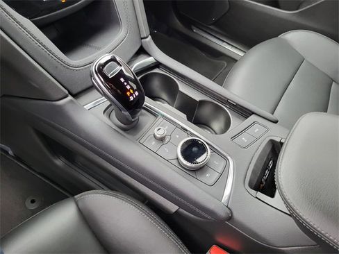 Used 2025 Cadillac XT5 Premium Luxury image 8