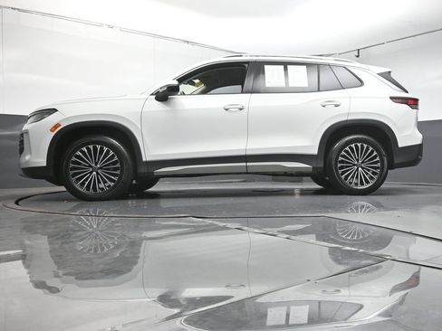 Used 2025 Volkswagen Tiguan S FWD image 36