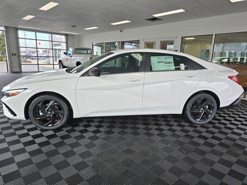 New 2026 Hyundai Elantra SEL Sport Premium FWD image 6