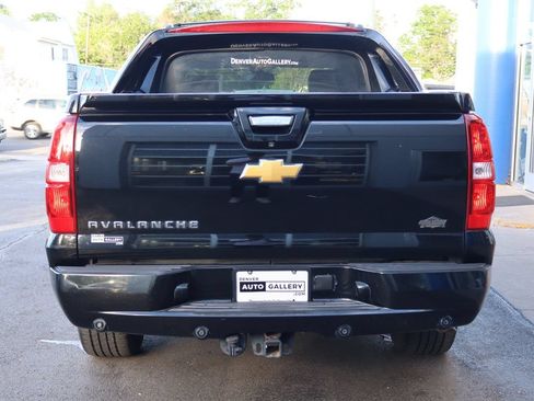 Used 2013 Chevrolet Avalanche LTZ AWD/4WD image 4