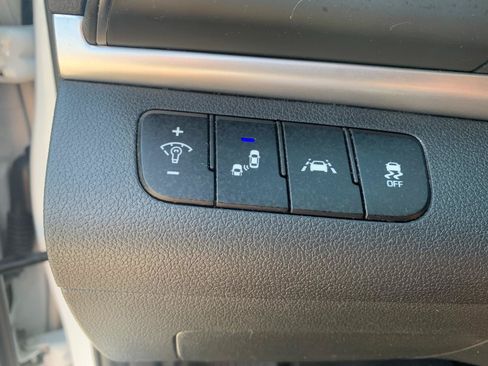 Used 2020 Hyundai Elantra Limited w/ Cargo Package (C1) FWD image 13