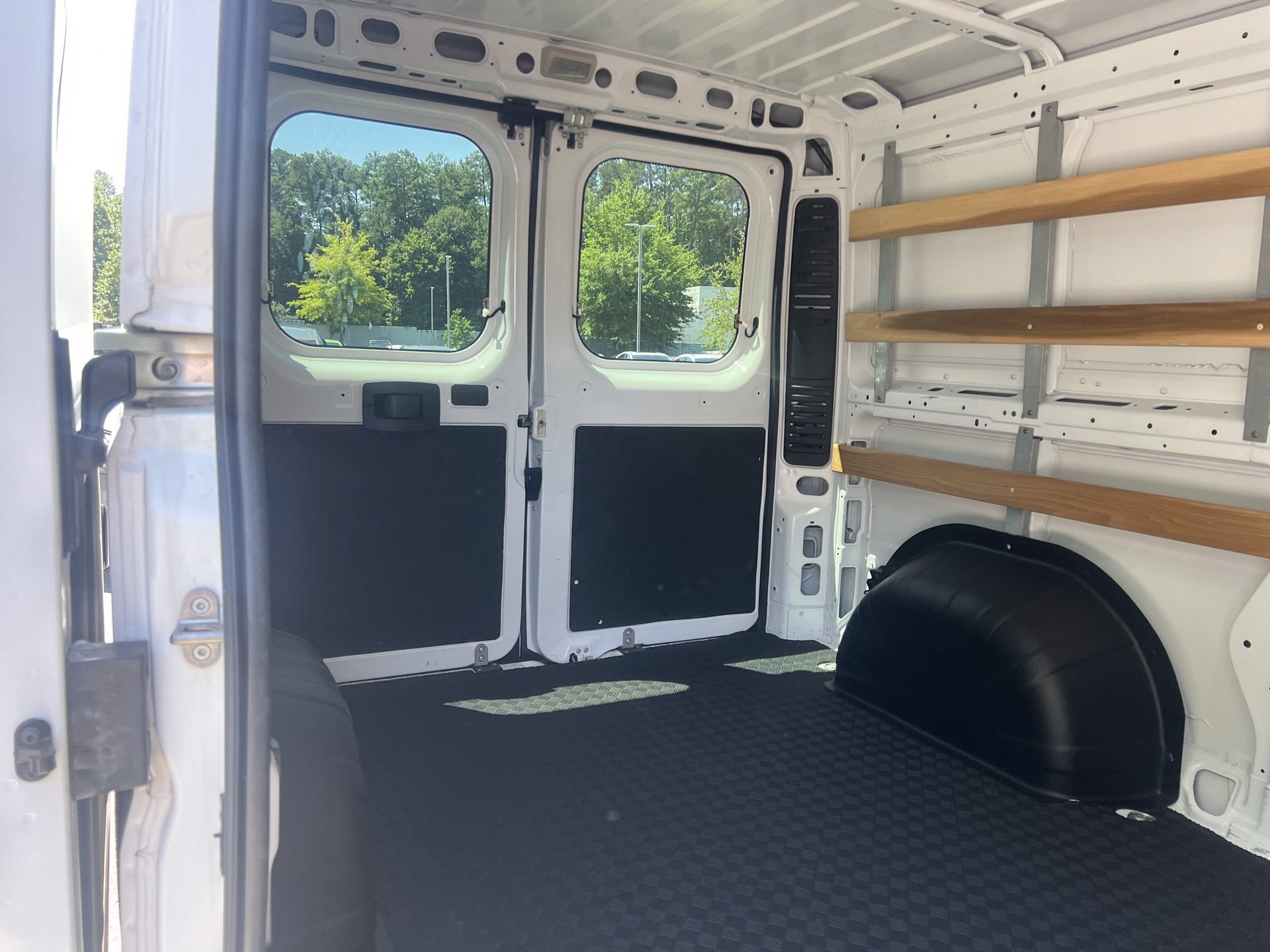 Used 2025 RAM ProMaster 2500 w/ U-Haul Equipment Group FWD image 19
