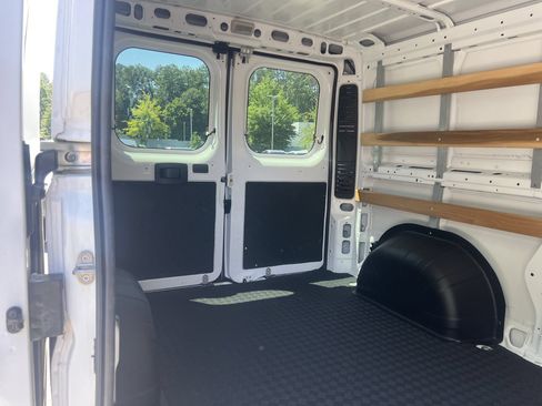 Used 2025 RAM ProMaster 2500 w/ U-Haul Equipment Group FWD image 19