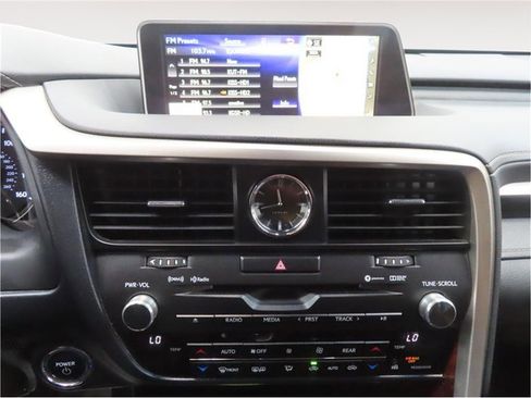 Used 2018 Lexus RX 450hL Luxury image 12