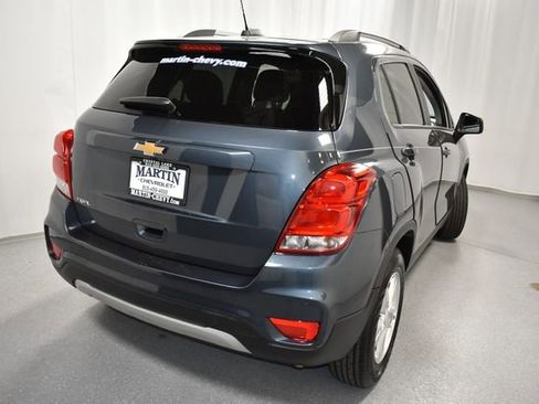 Certified 2022 Chevrolet Trax LT w/ LT Convenience Package FWD image 5