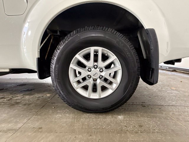 Used 2016 Nissan Frontier SV w/ SV Value Truck Package AWD/4WD image 11