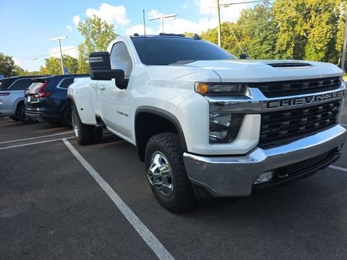 Used 2022 Chevrolet Silverado 3500 LT w/ Convenience Package AWD/4WD image 3