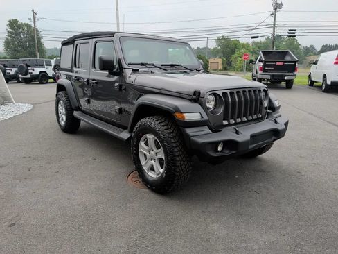 Used 2022 Jeep Wrangler Unlimited Sport AWD/4WD image 13