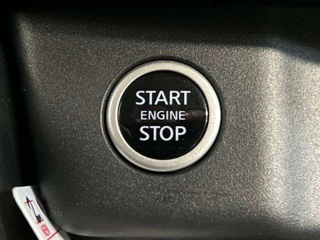 Used 2023 Nissan Rogue SV AWD/4WD image 28