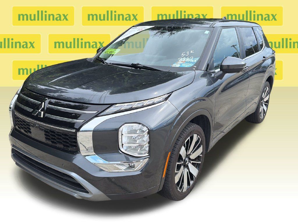 Used 2025 Mitsubishi Outlander SE FWD image 11