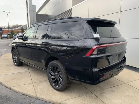 New 2026 Lincoln Navigator Reserve w/ Jet Appearance Package AWD/4WD image 10