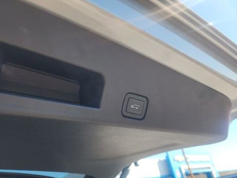 New 2026 Chevrolet Traverse LT w/ Midnight/Sport Edition image 25