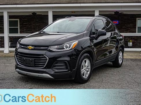 Used 2020 Chevrolet Trax LT w/ LT Convenience Package FWD image 12