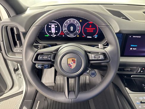 Certified 2026 Porsche Cayenne AWD/4WD image 18