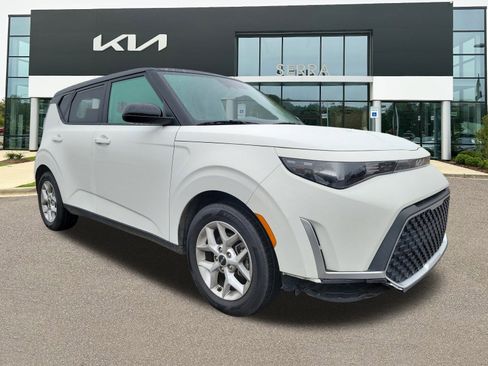 Used 2023 Kia Soul S image 1