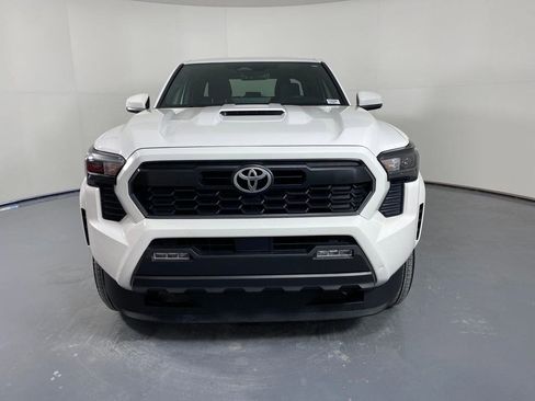 Used 2024 Toyota Tacoma TRD Sport image 2