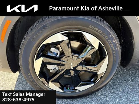 Used 2025 Kia Sorento EX image 30
