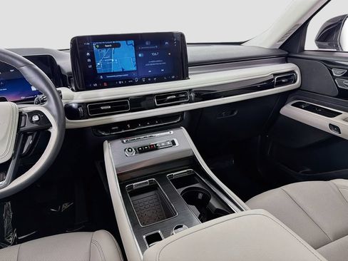 Used 2026 Lincoln Aviator 2WD image 24