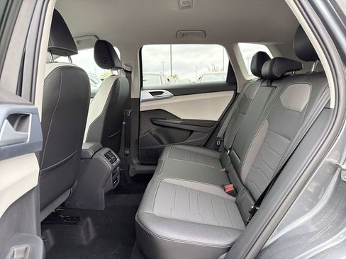 New 2026 Volkswagen Taos SE FWD image 13