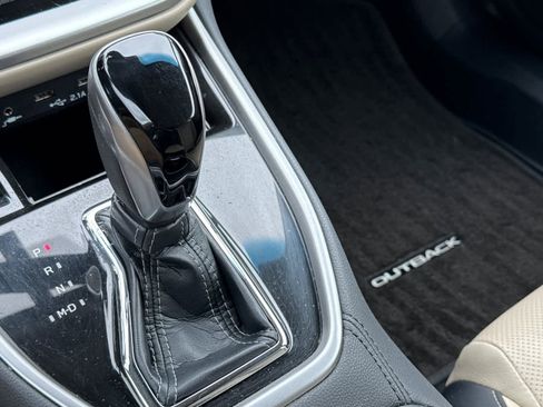 Certified 2022 Subaru Outback Limited image 25