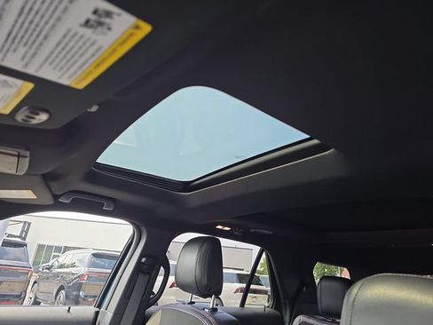 Used 2018 Ford Explorer XLT w/ Equipment Group 202A AWD/4WD image 5