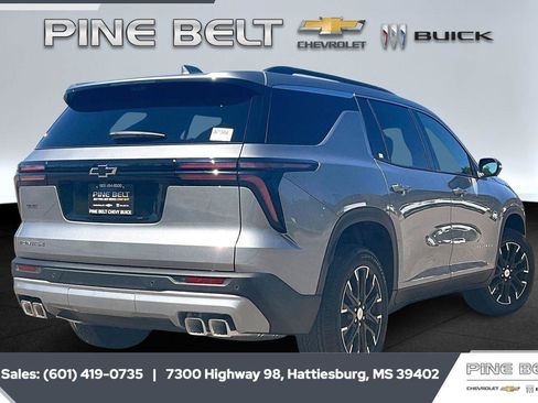 New 2026 Chevrolet Traverse LT w/ Sun and Wheel Package FWD image 11