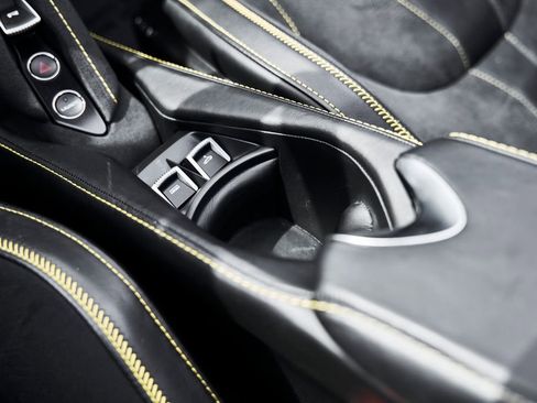 Used 2021 McLaren 720S Luxury RWD image 57