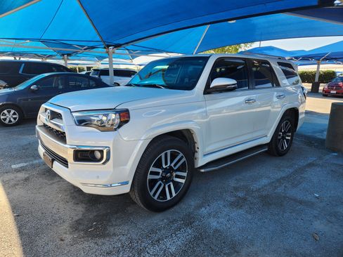 Used 2018 Toyota 4Runner Limited RWD image 2