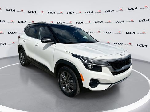 Certified 2023 Kia Seltos S image 1