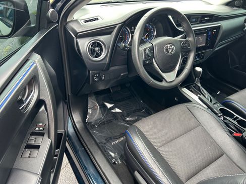 Used 2017 Toyota Corolla SE w/ Carpet Mat Package (TMS) FWD image 5