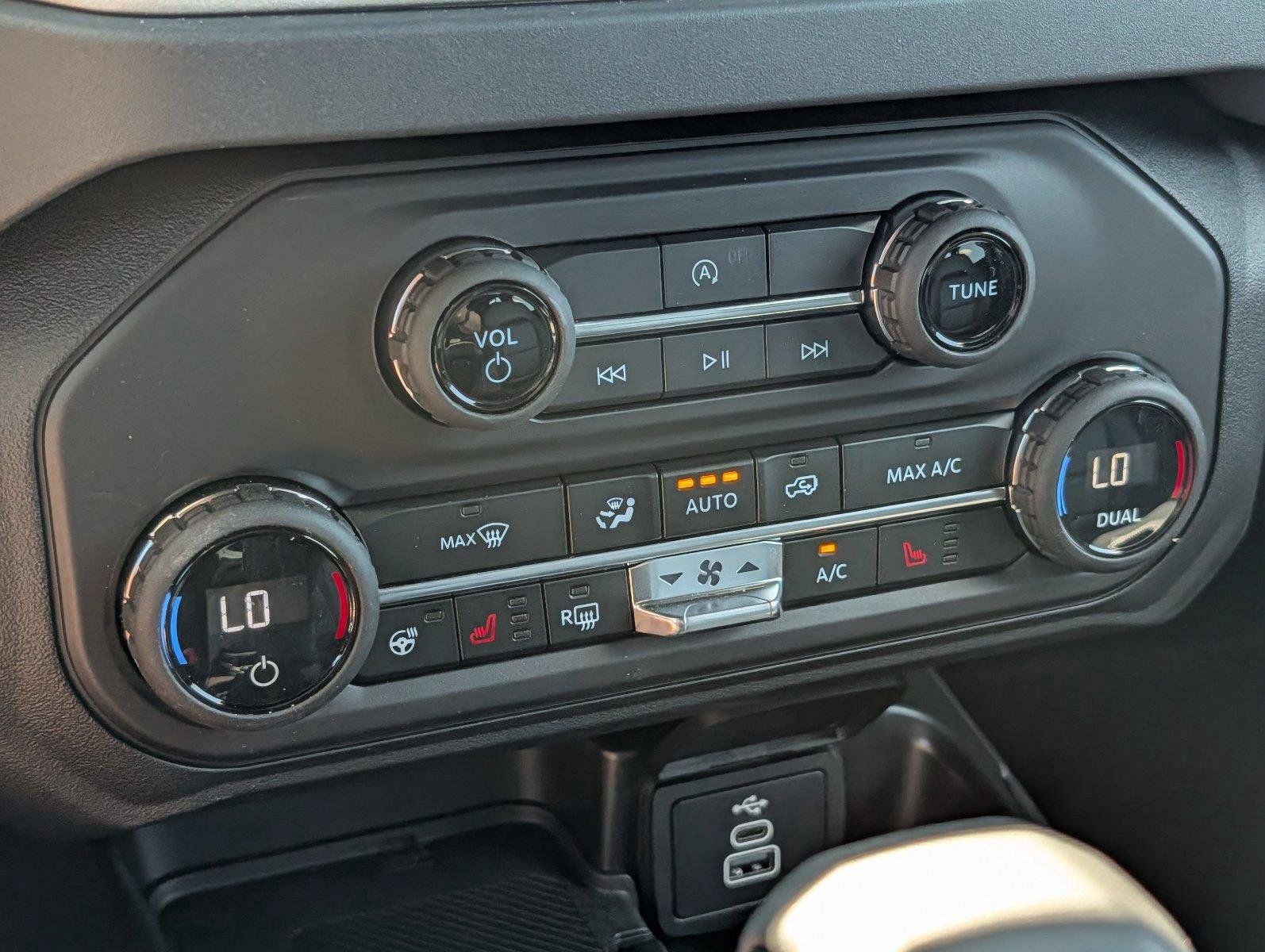 Used 2026 Ford Bronco Outer Banks AWD/4WD image 17