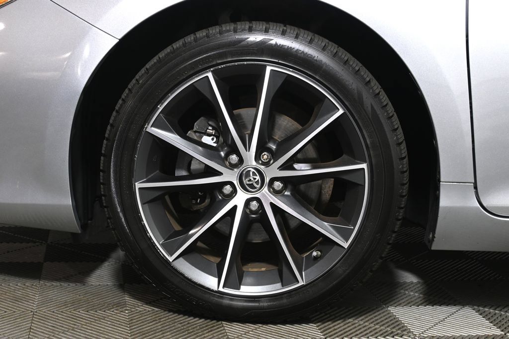 Used 2016 Toyota Camry XSE w/ Moonroof Package FWD image 12