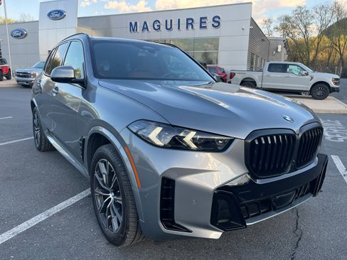 Used 2024 BMW X5 xDrive40i w/ M Sport Package image 3