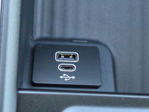 New 2025 Ford Expedition Active image 22