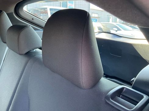 Used 2019 Toyota C-HR XLE FWD image 27